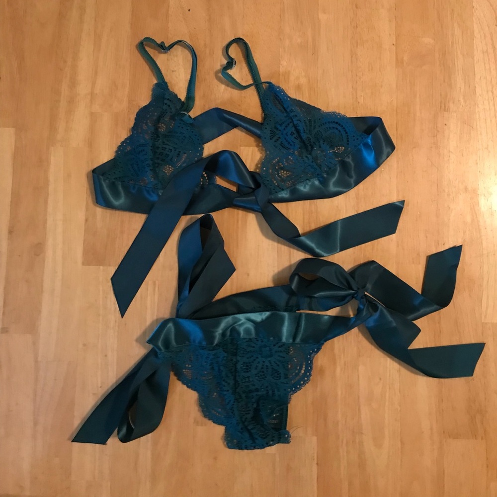 *Brand New* Lace and silk bra and undies set